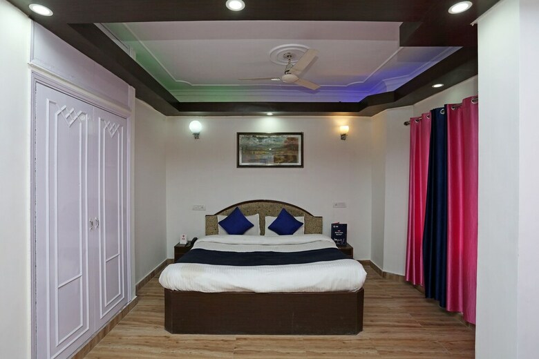 Oyo 8637 Shivam Hotel