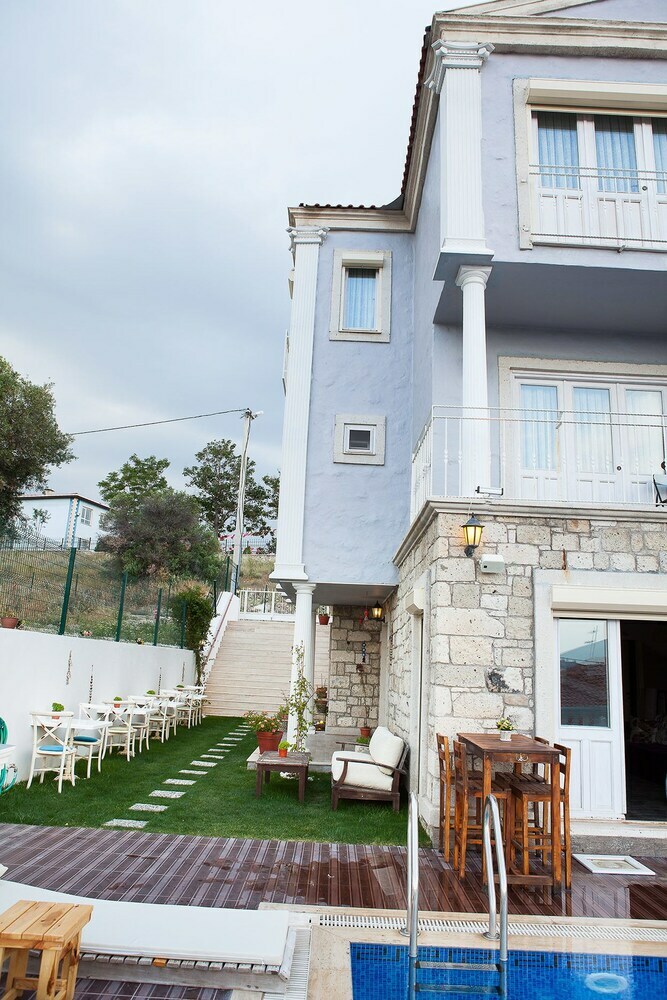 Ionic Hotel