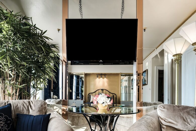 Tropicals Of Palm Beach