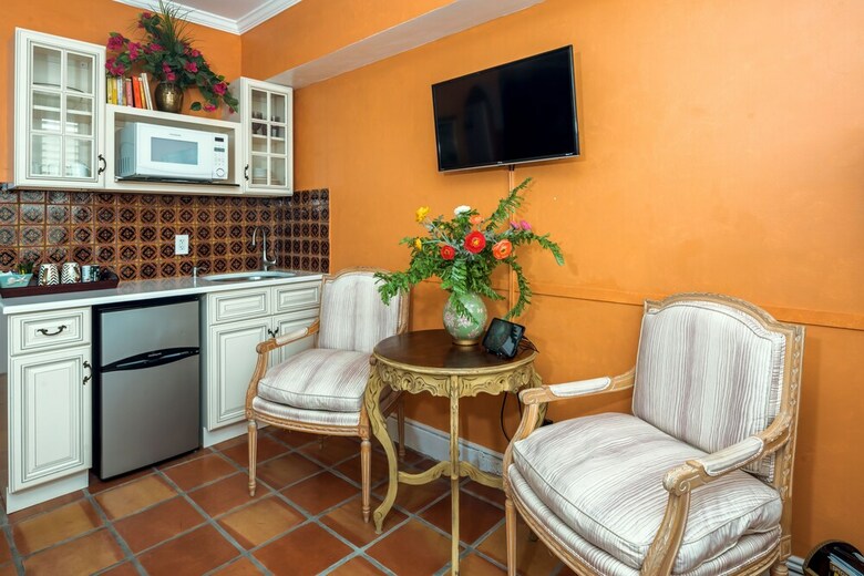 Tropicals Of Palm Beach