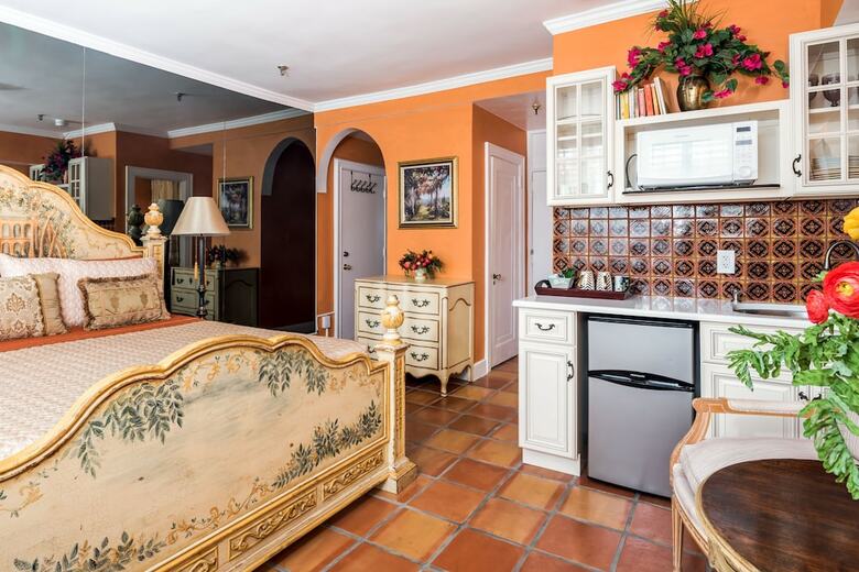 Tropicals Of Palm Beach