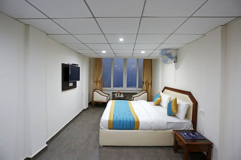 Oyo 8989 Hotel Raj