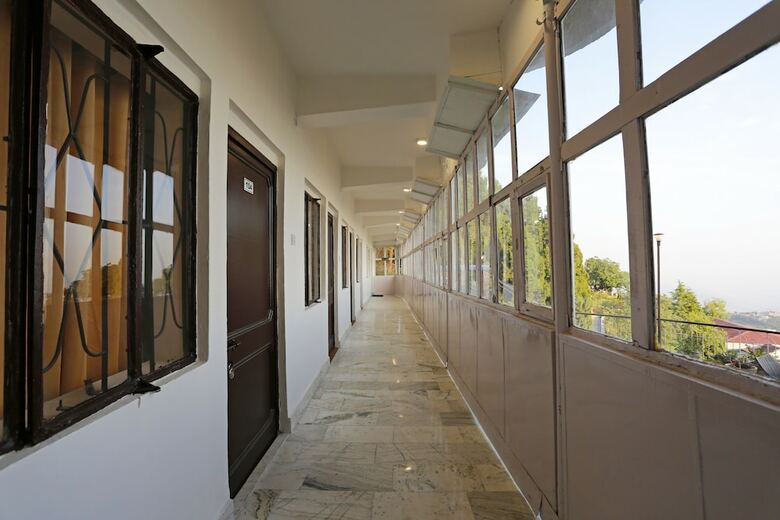 Oyo 8989 Hotel Raj