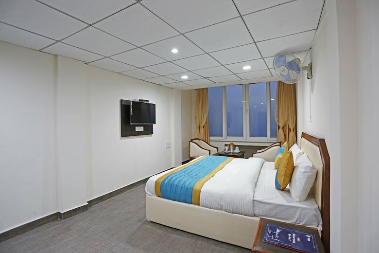Oyo 8989 Hotel Raj