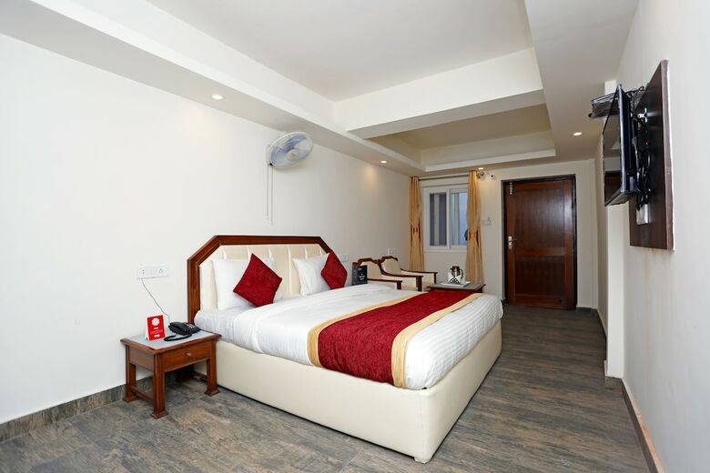 Oyo 8989 Hotel Raj