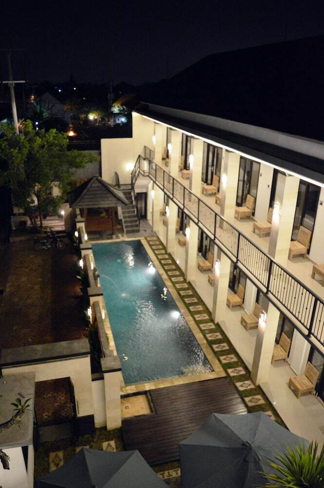 Hotel Tirtha Canggu Suites