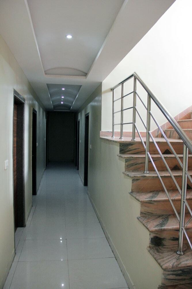 Oyo 6915 Hotel Marwar Regency