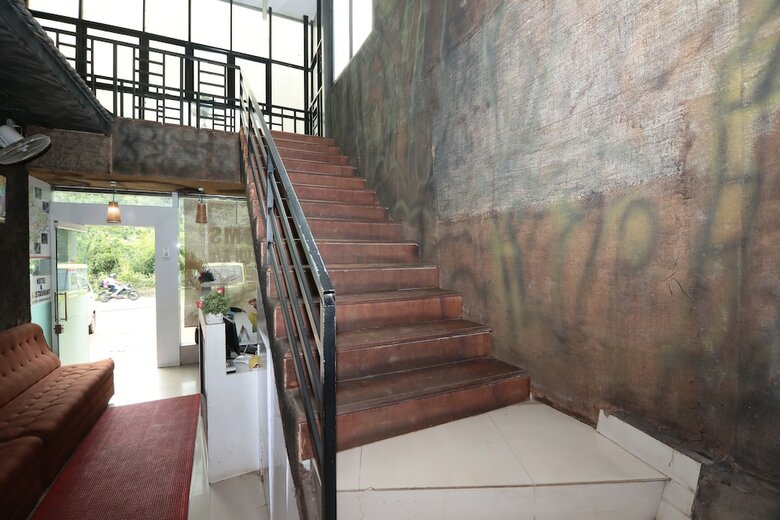 Hotel Oyo 8843 Taaza Residency