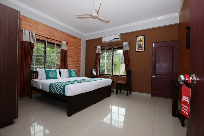 Hotel Oyo 8843 Taaza Residency