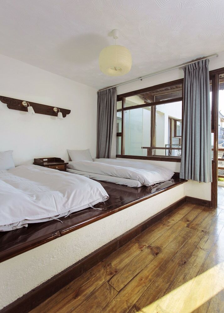 Grandma's Maomaocool Travelling Hotel