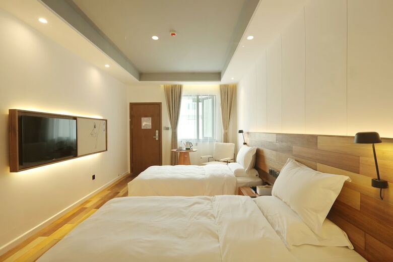 Shuzhongyi Travelling With Hotel
