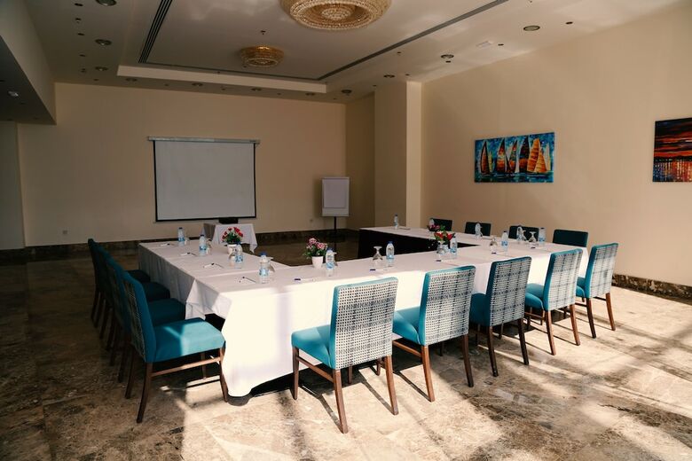 Hotel Jaz Beau Rivage Resort