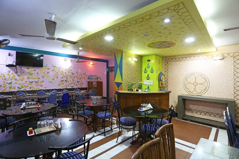 Oyo 6077 Hotel Ashraya