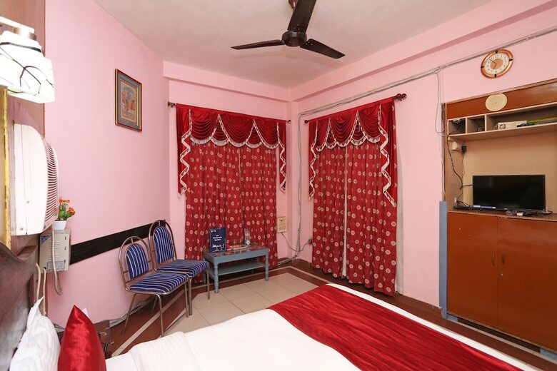 Oyo 6077 Hotel Ashraya