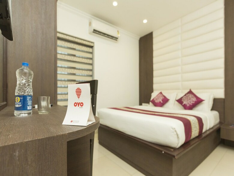 Oyo 9122 Hotel Ivory Grande