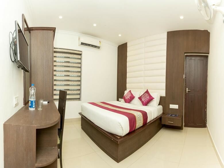 Oyo 9122 Hotel Ivory Grande