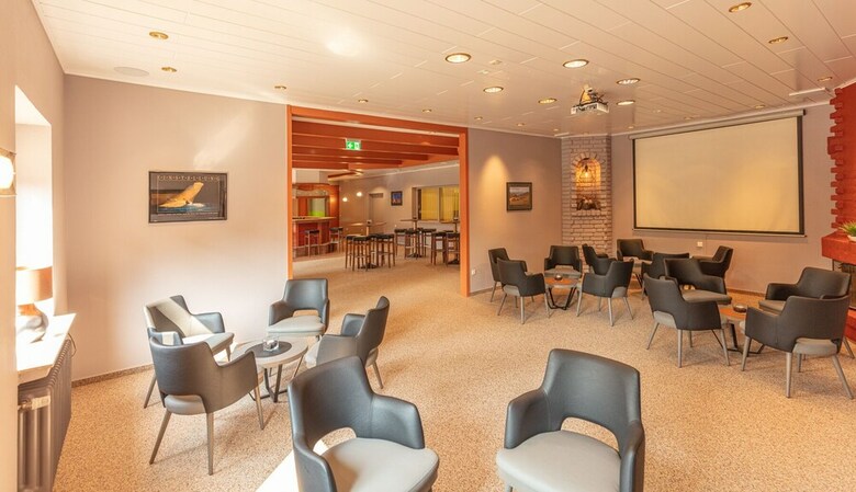 Sport- Und Tagungshotel De Poort