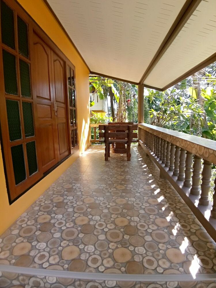 Hotel Baan Mek Lom