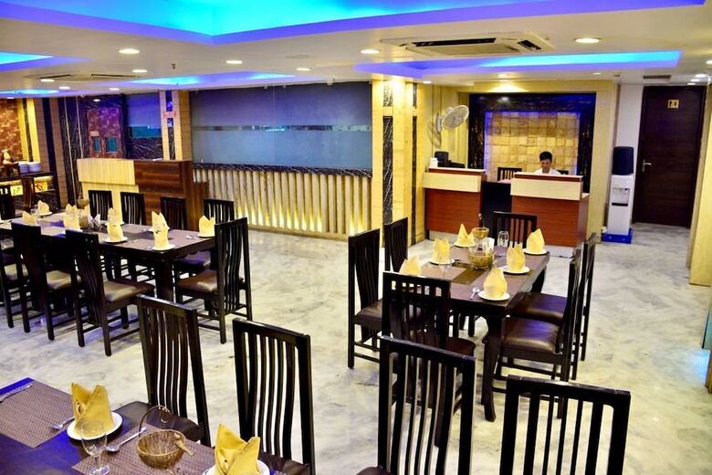 Hotel S. K Crown Park Naraina