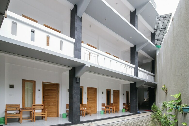 Hotel Airy Batu Layar Raya Senggigi Km 8 Lombok