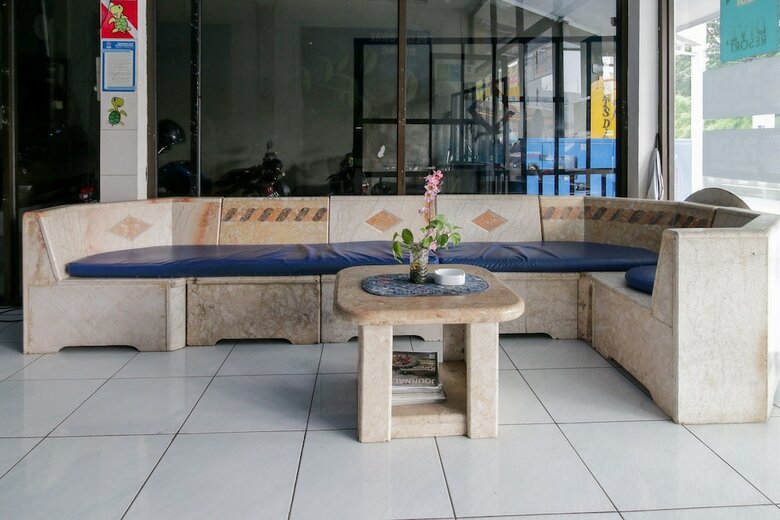 Hotel Airy Batu Layar Raya Senggigi Km 8 Lombok