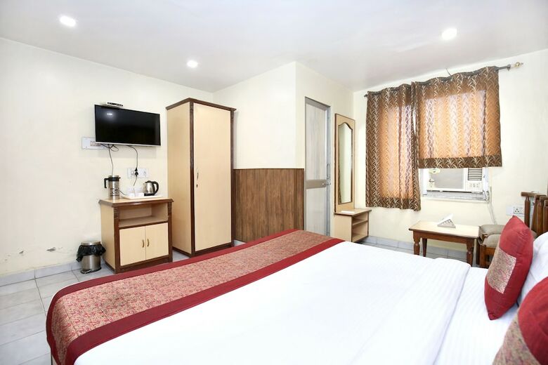 Oyo 7445 Hotel Amritsar Residency
