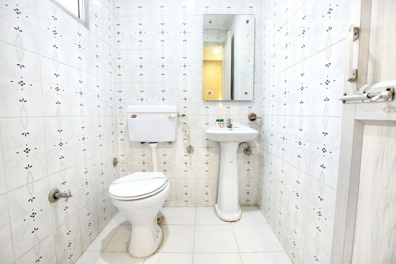 Oyo 7445 Hotel Amritsar Residency