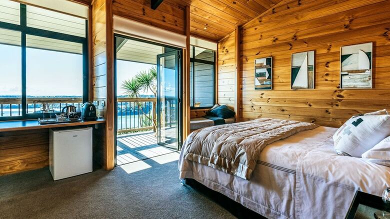 Bed & Breakfast Te Whau Lodge