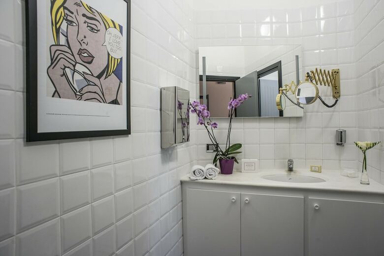 Hotel Snob Luxury Suite
