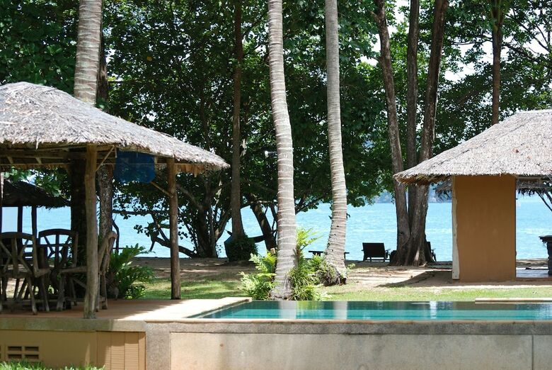 Hotel Melina's Beach Front Bungalow