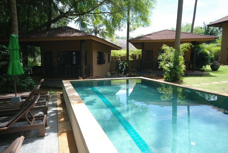 Hotel Melina's Beach Front Bungalow
