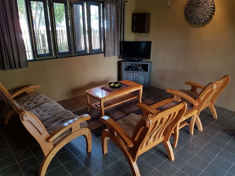 Hotel Melina's Beach Front Bungalow