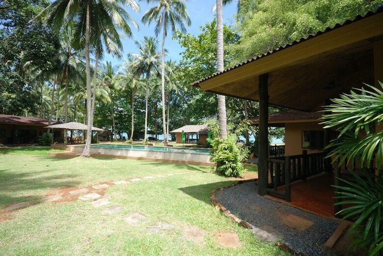 Hotel Melina's Beach Front Bungalow