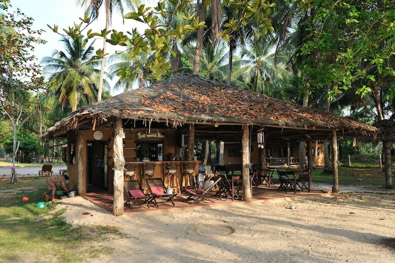 Hotel Melina's Beach Front Bungalow