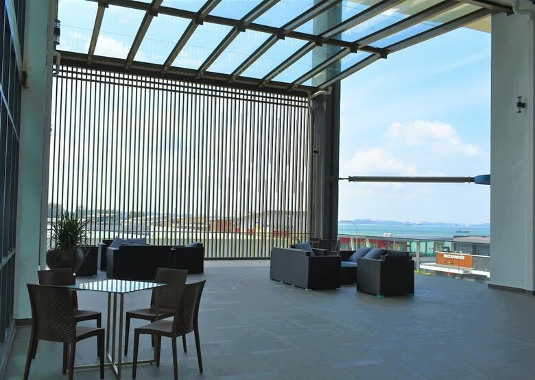 D'wharf Hotel & Serviced Residence