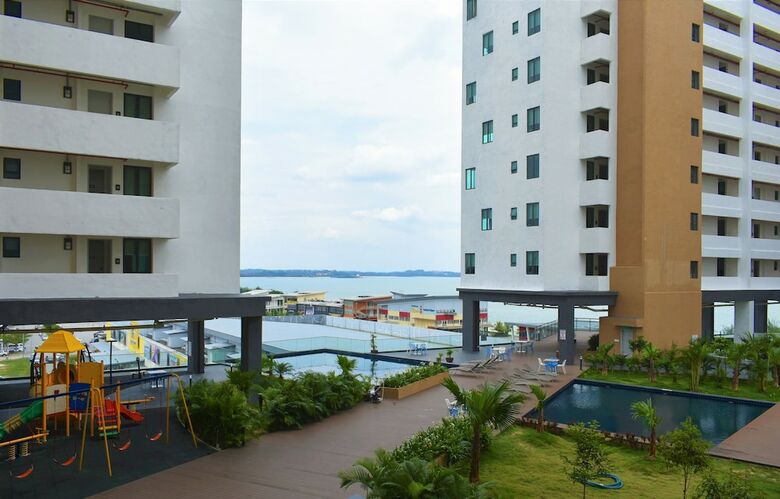 D'wharf Hotel & Serviced Residence