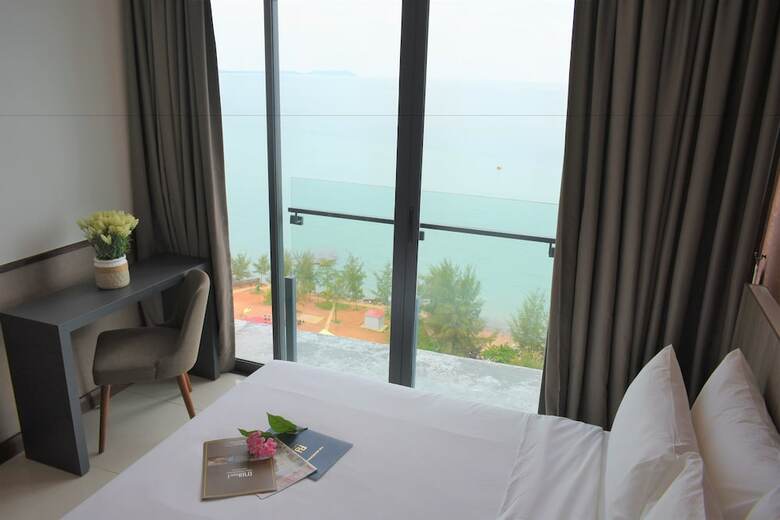 D'wharf Hotel & Serviced Residence