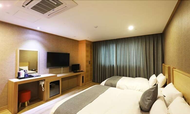 Hotel Golden Hill