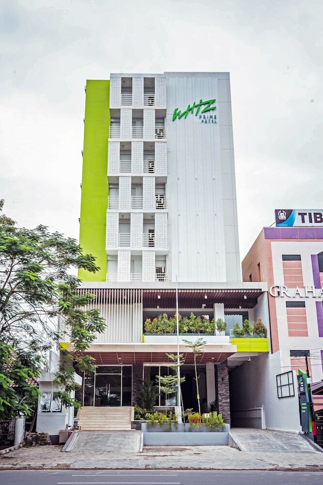 Hotel Whiz Prime Sudirman Makassar