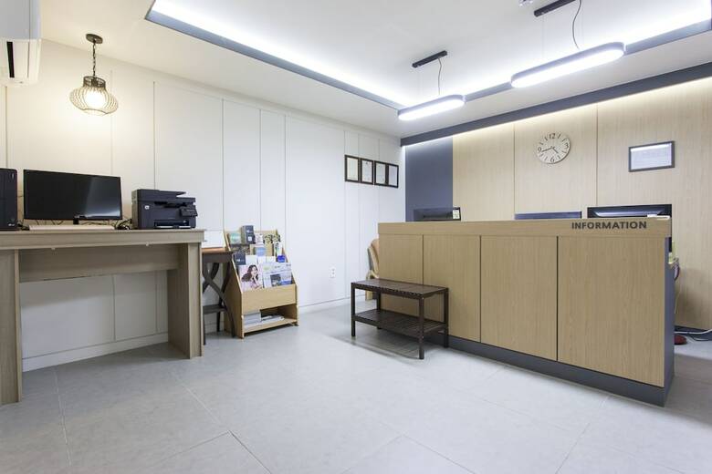 Gyeongpodae The Hotel Business