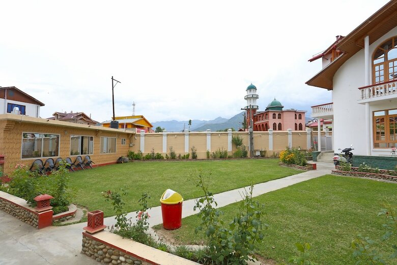 Oyo 4487 Hotel Al Azra