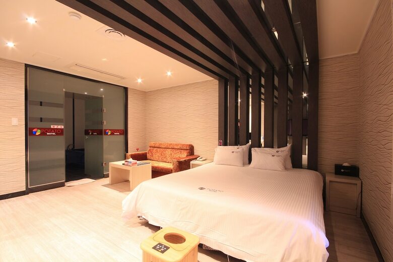 Hotel Potato Motel