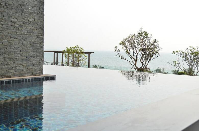 Cetus Beachfront Condo By Pong