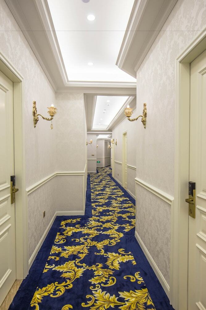 Whezhou New World Hotel
