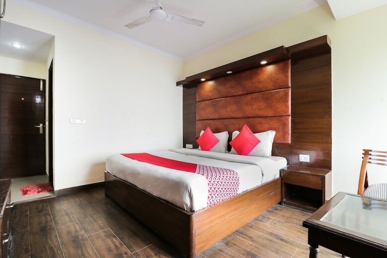 Oyo 7251 Hotel Palazzo