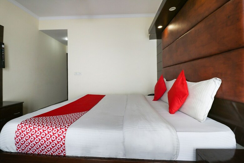 Oyo 7251 Hotel Palazzo
