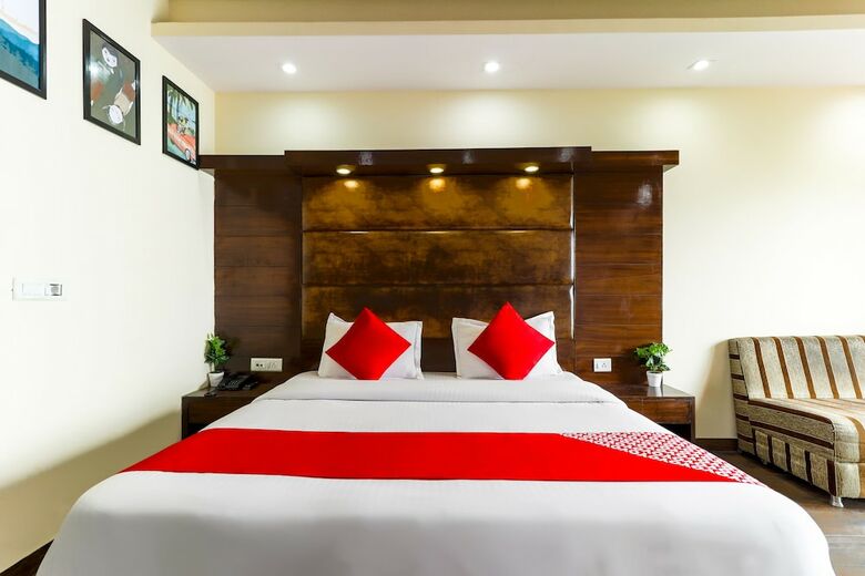 Oyo 7251 Hotel Palazzo