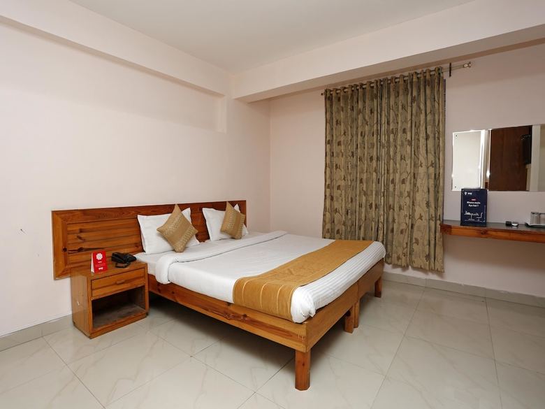 Hotel Oyo 4740 White Orchid