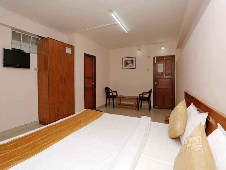 Hotel Oyo 4740 White Orchid