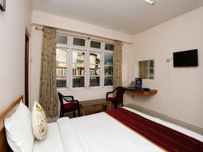 Hotel Oyo 4740 White Orchid